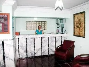 Best Beach Hotel מלון אלאניה